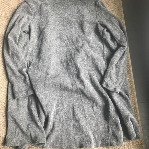Long sleeved Grey Wool Cardigan - Picture 2 of 2